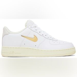 Nike Air Force 1 '07 LX 'Pale Vanilla'